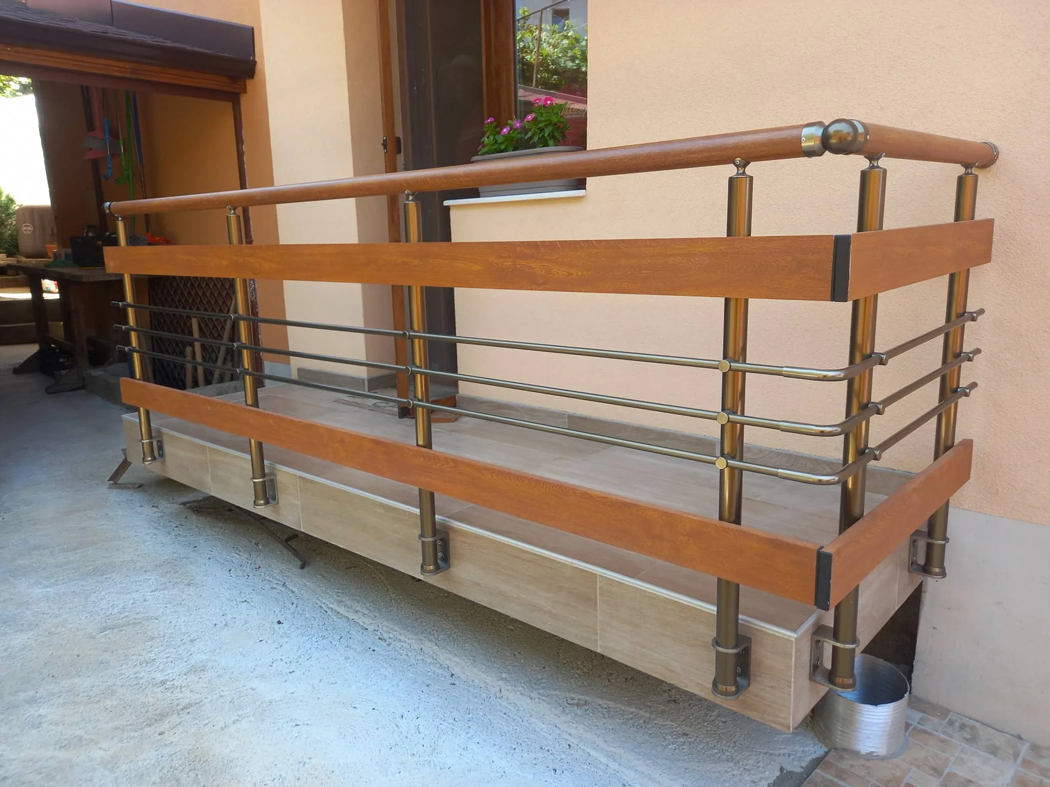 Парапет ВИЛА-микс по поръчка – изработка и монтаж Pernik