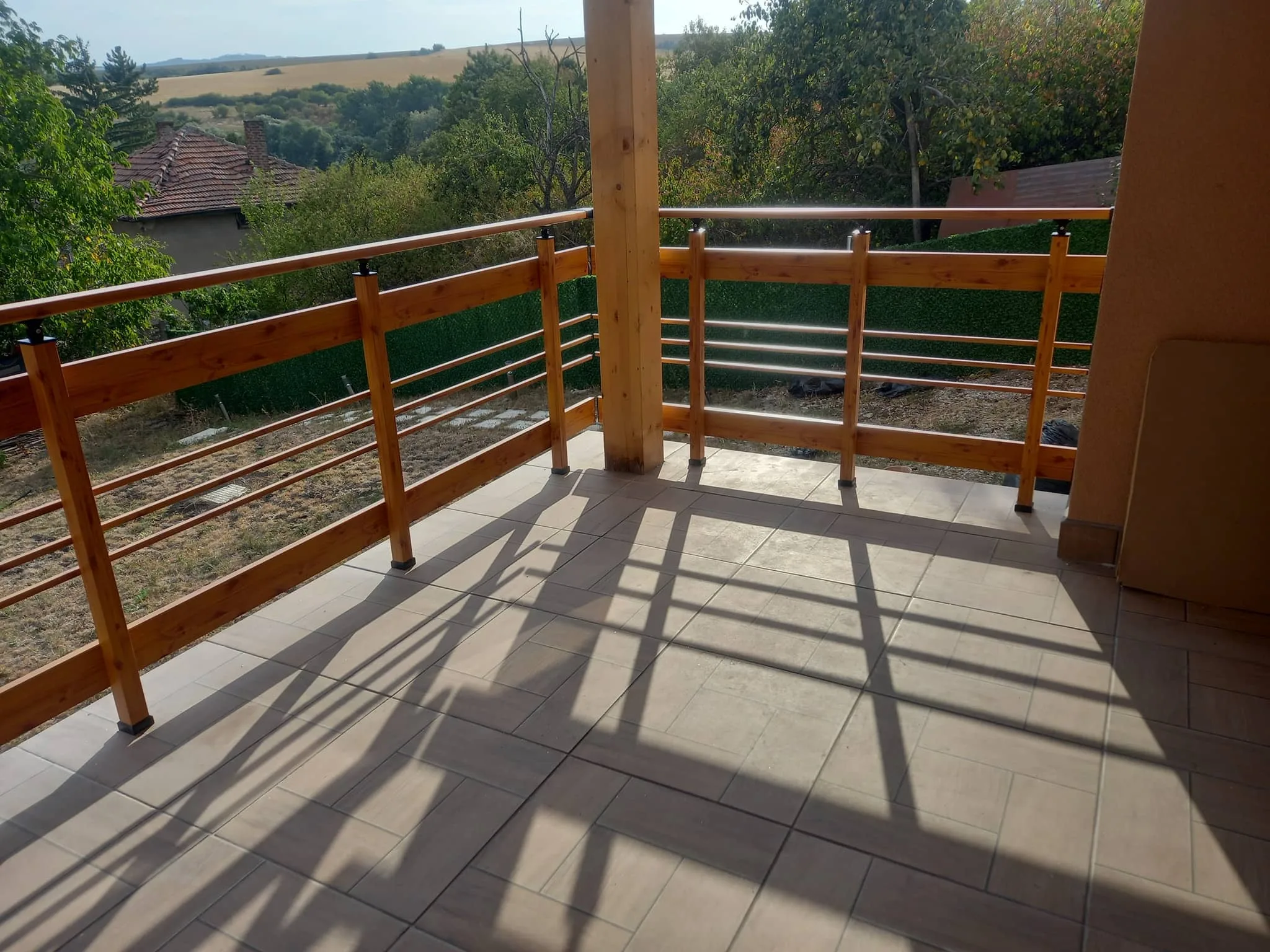 Парапет ВИЛА-микс по поръчка – изработка и монтаж Pernik