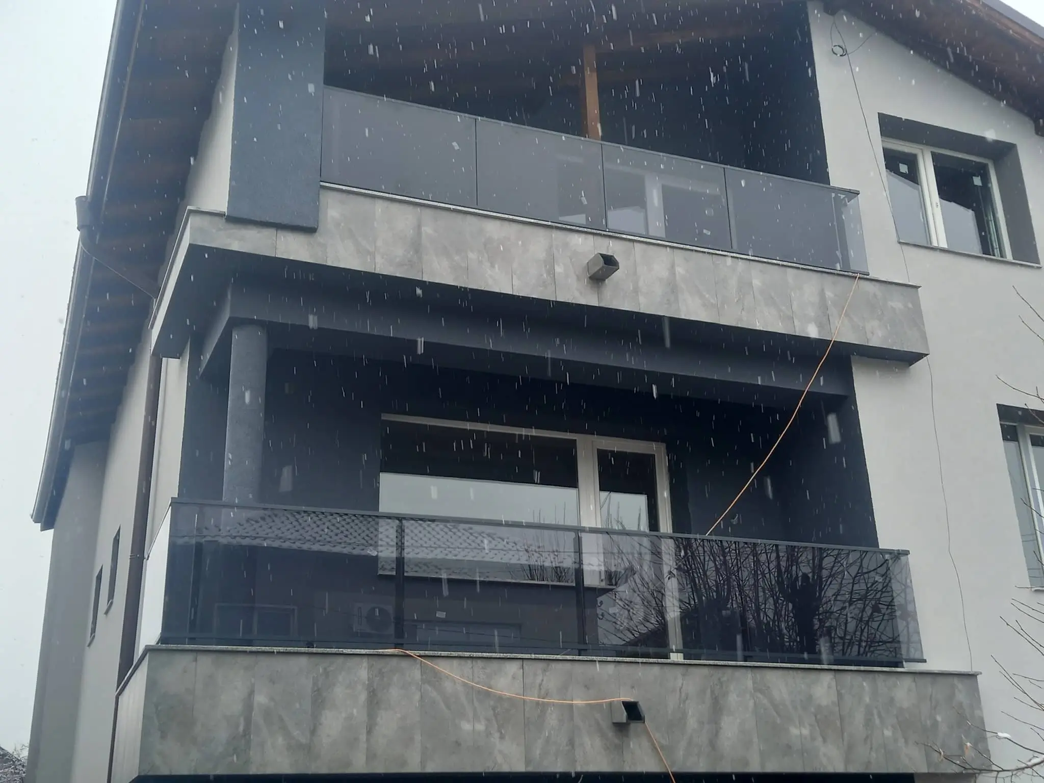 Алуминий среща стъклото – Milenkovi 2018