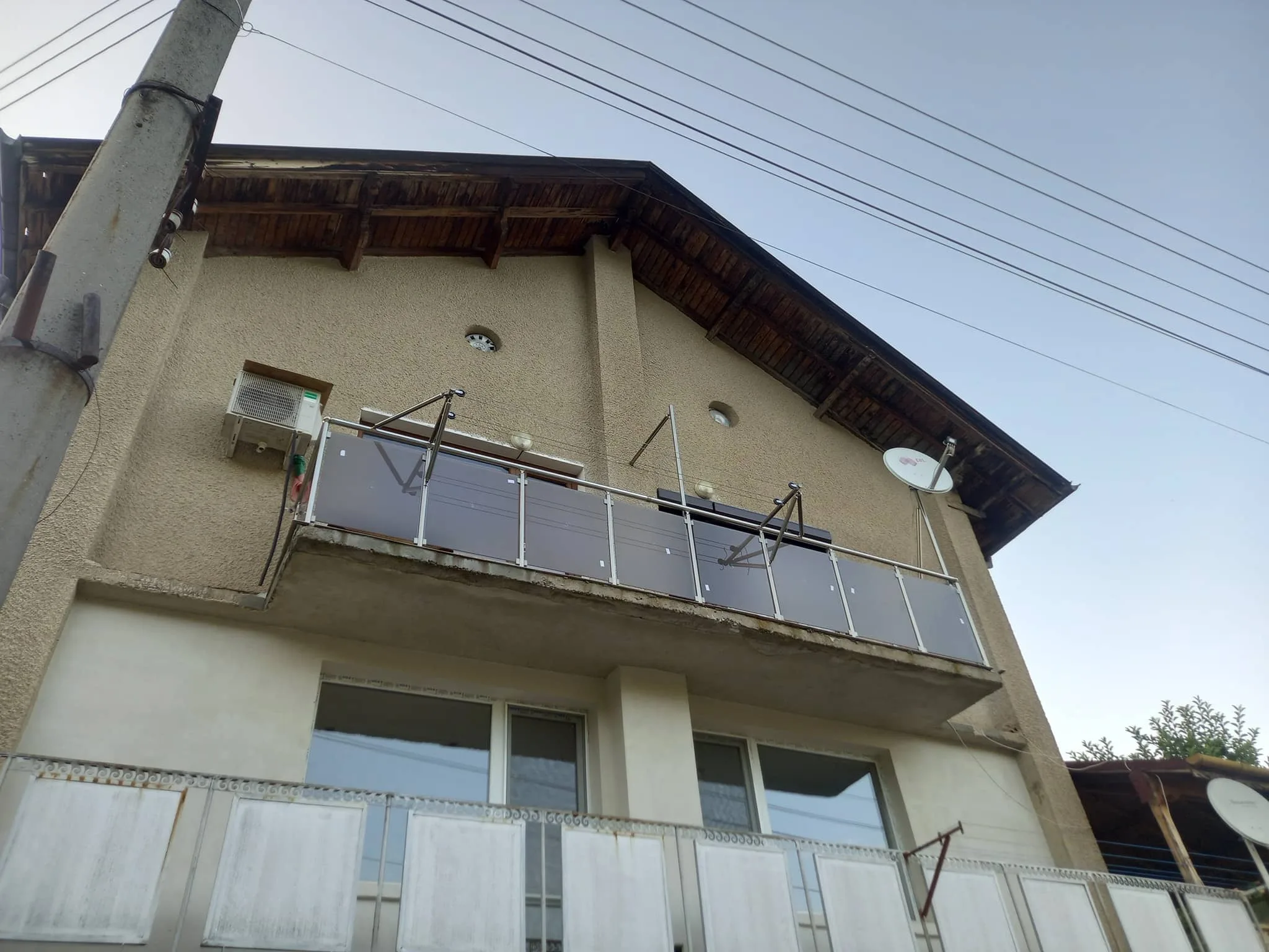 Парапет със стъкло по поръчка – изработка и монтаж