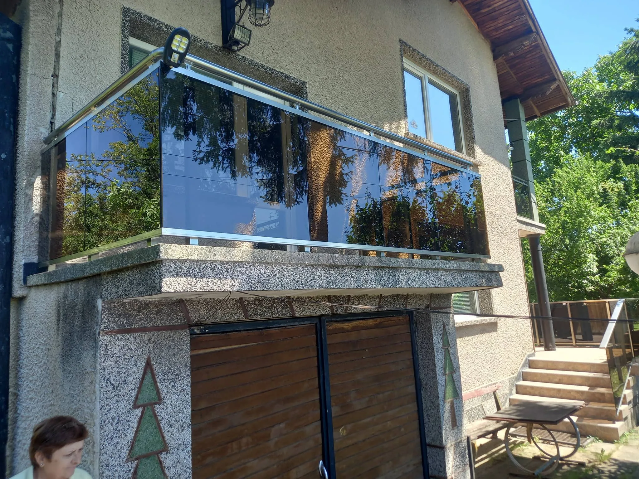 Парапет със стъкло по поръчка – изработка и монтаж