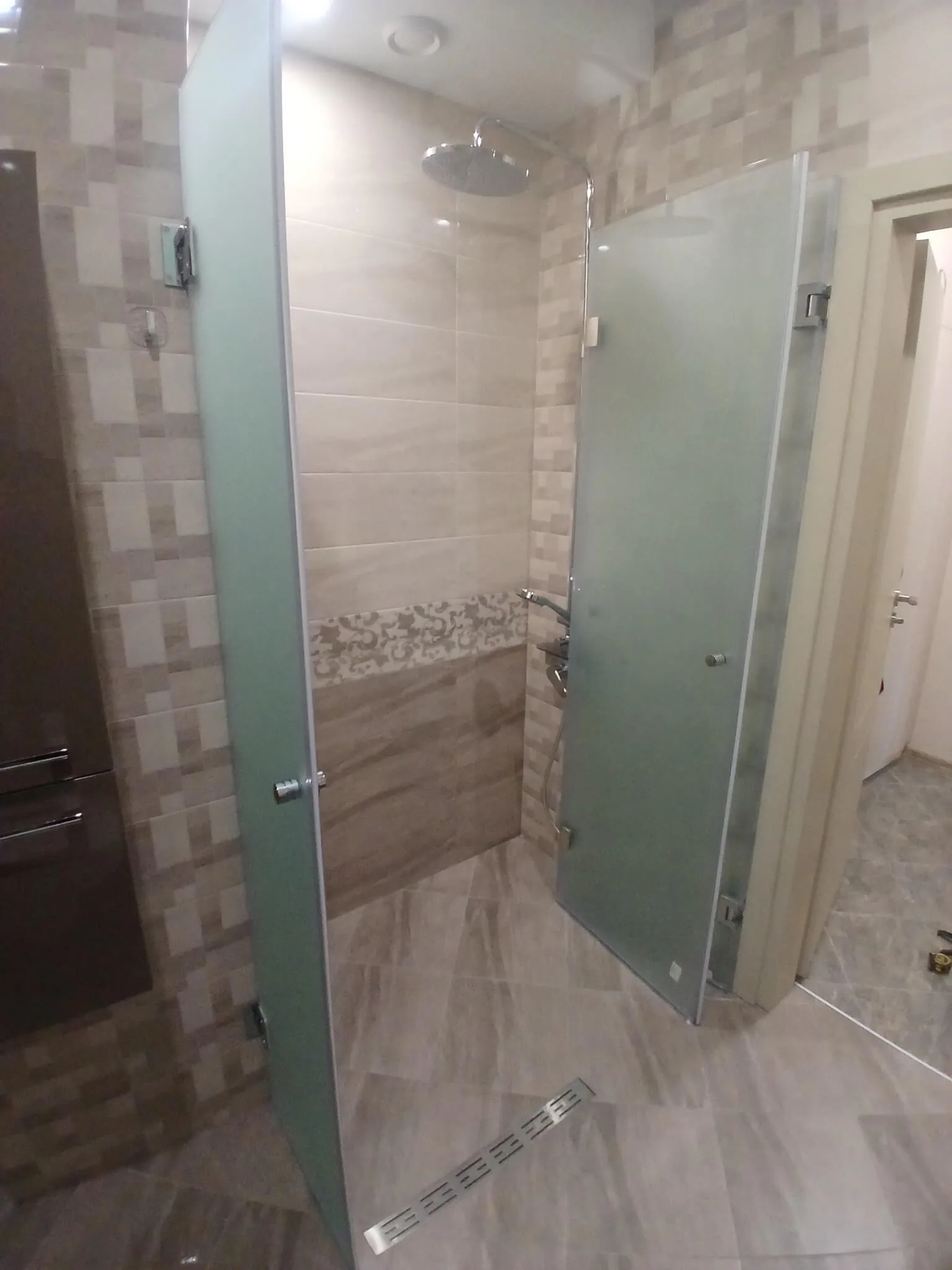 Душ параван по поръчка – Milenkovi 2018