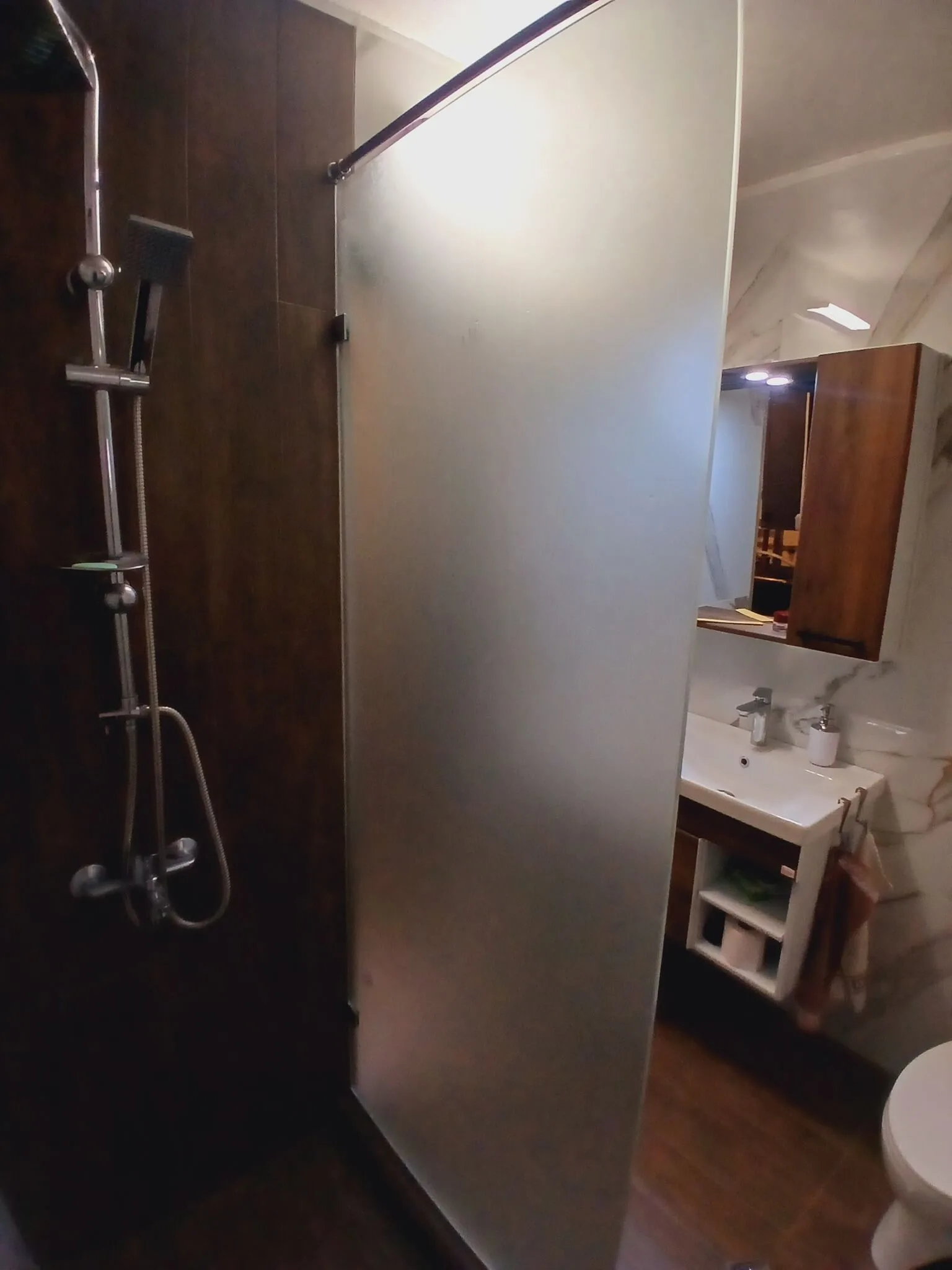 Душ параван врата и стена – Milenkovi 2018