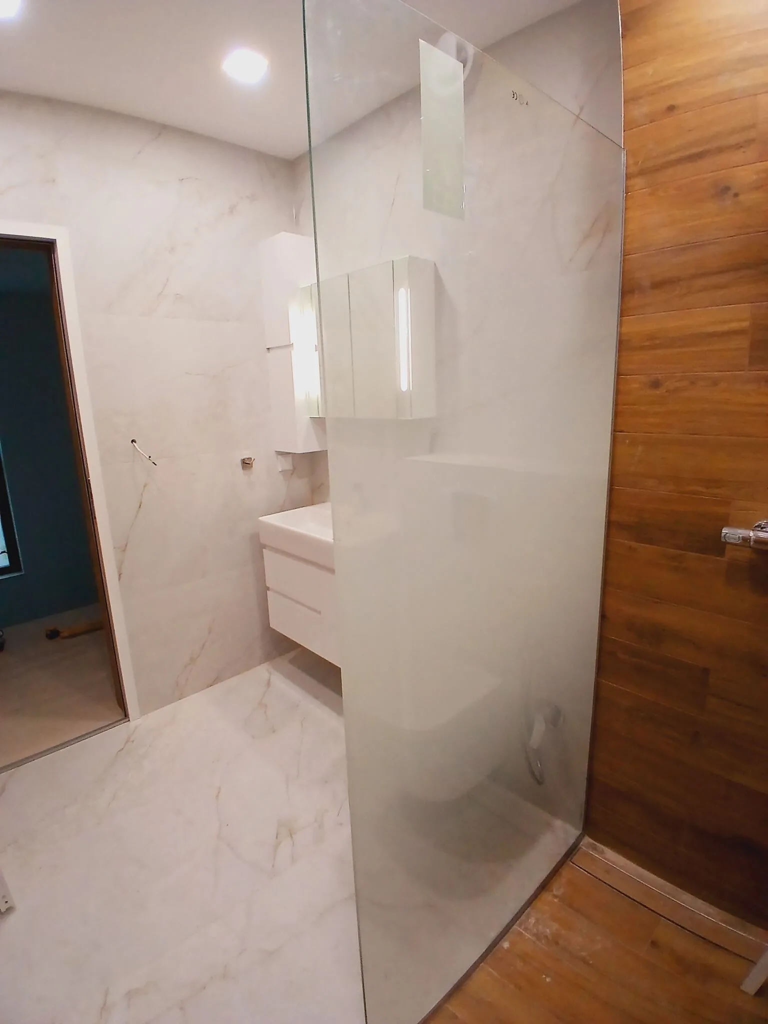 Правоъгълен душ параван по поръчка – Milenkovi 2018