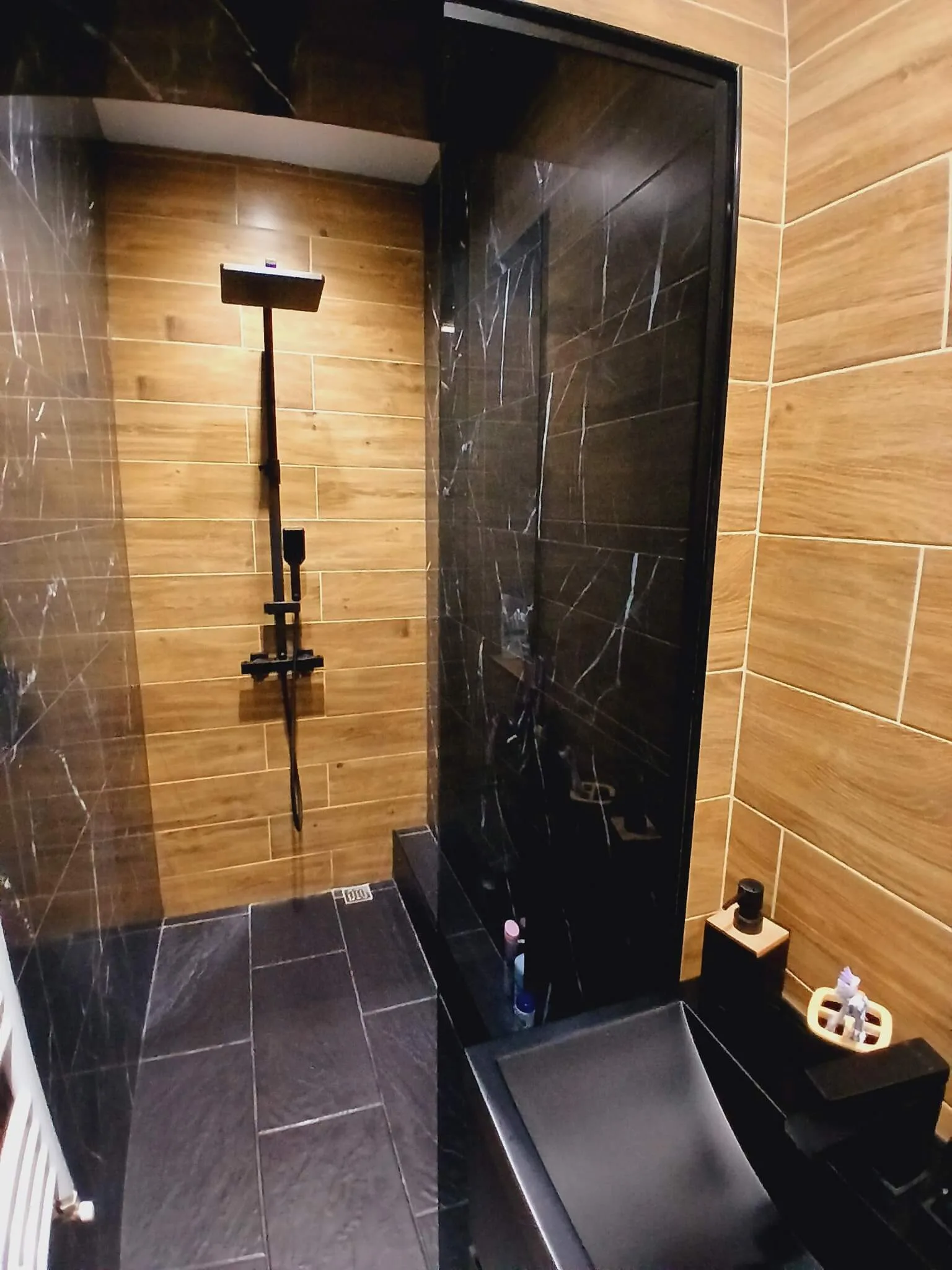 Плъзгащ душ параван по поръчка – Milenkovi 2018