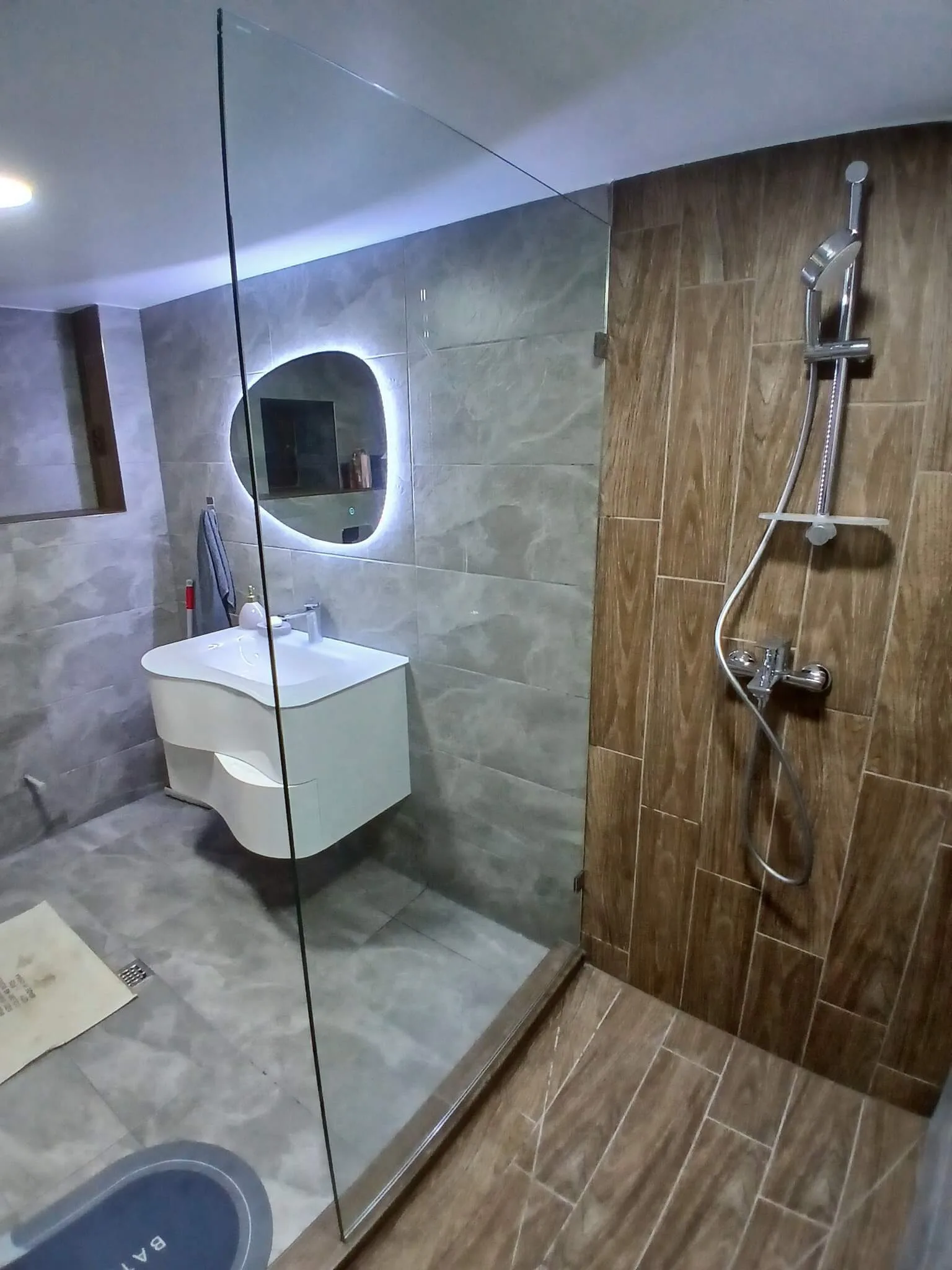 Ъглов душ параван по поръчка – Milenkovi 2018