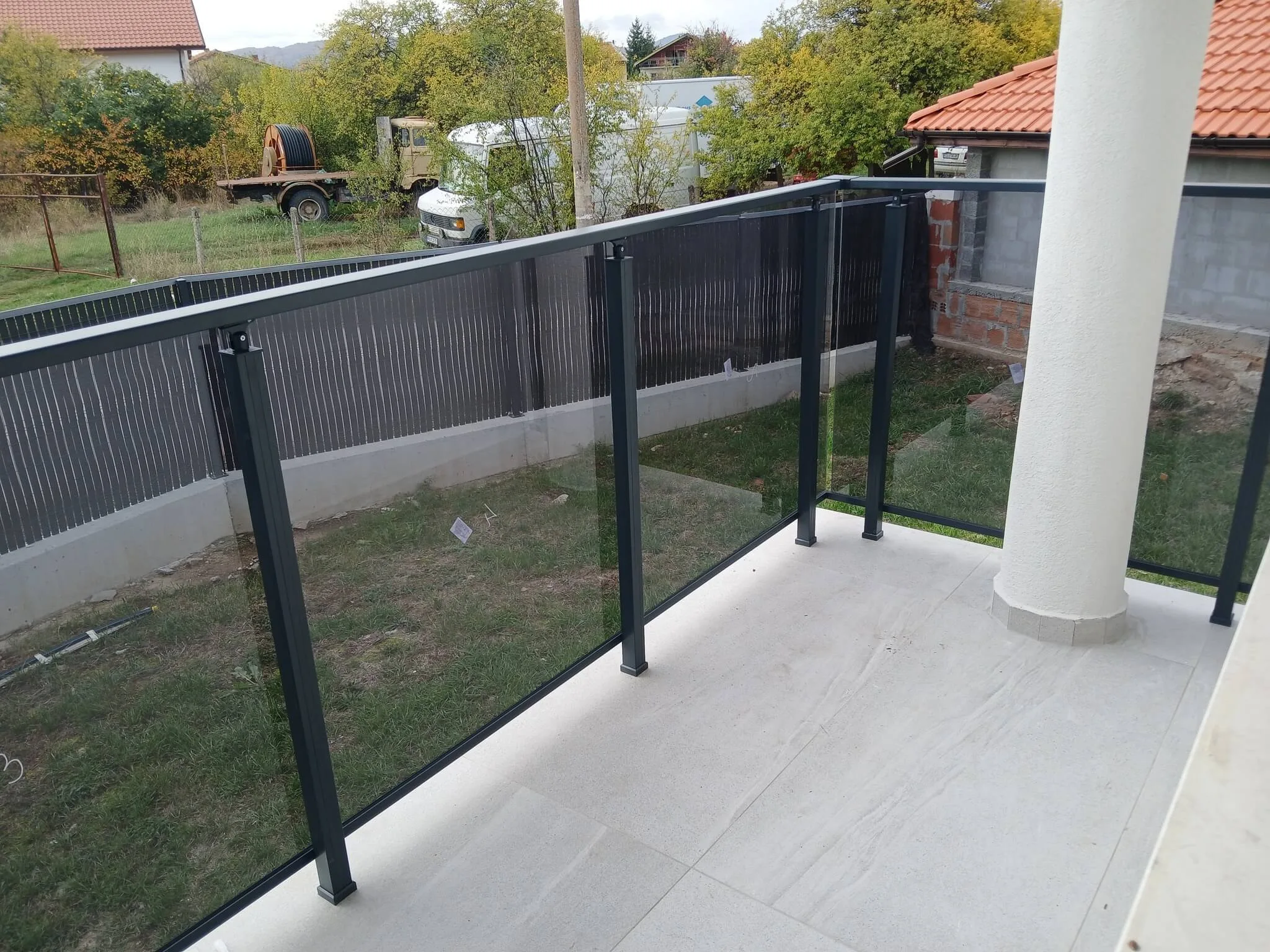 Алуминиев парапет със стъкло – Milenkovi 2018