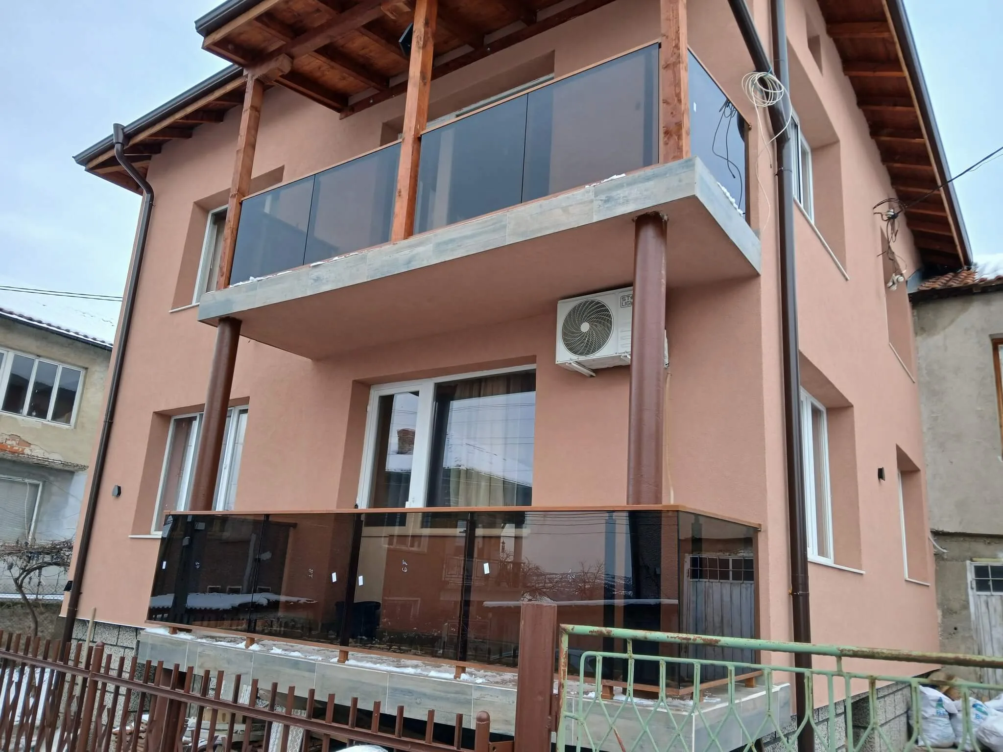 Алуминиев парапет със стъкло – Milenkovi 2018