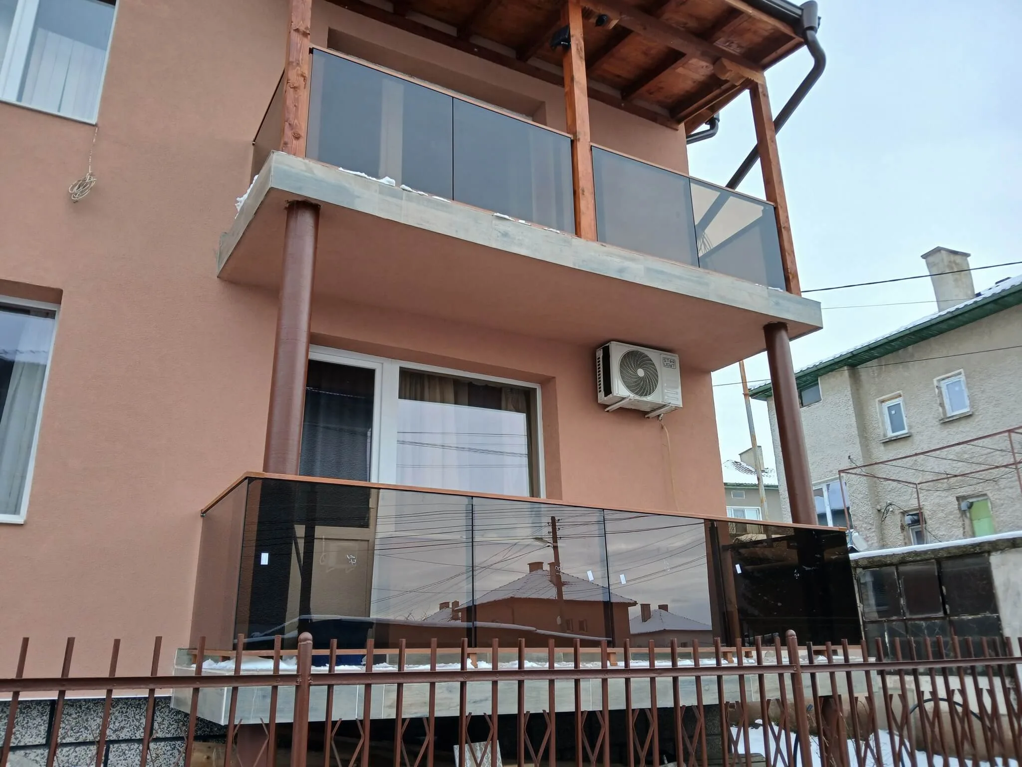 Алуминиев парапет със стъкло – Milenkovi 2018