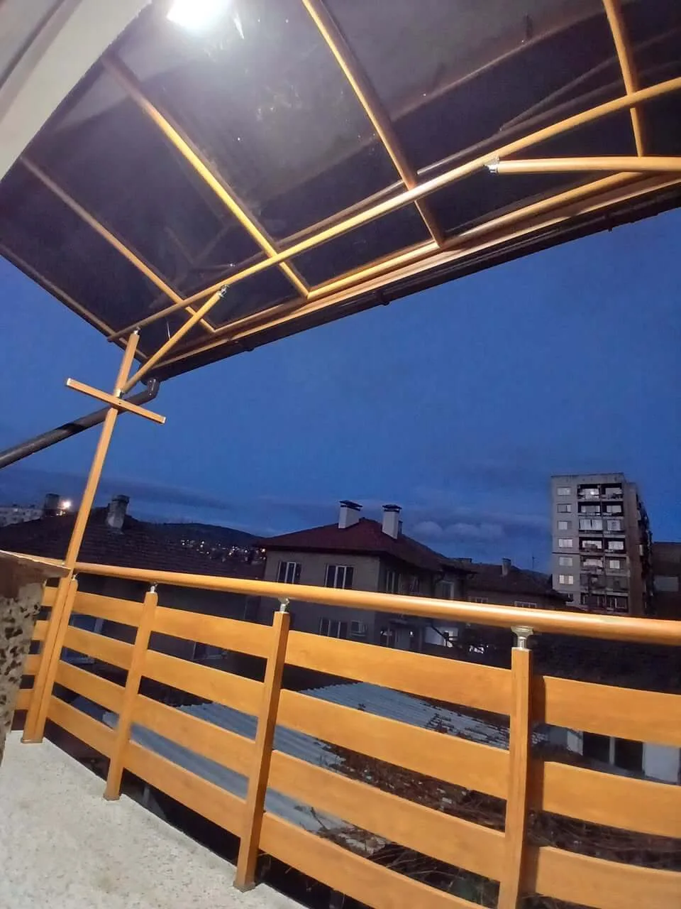 Стъклени навеси – Milenkovi 2018