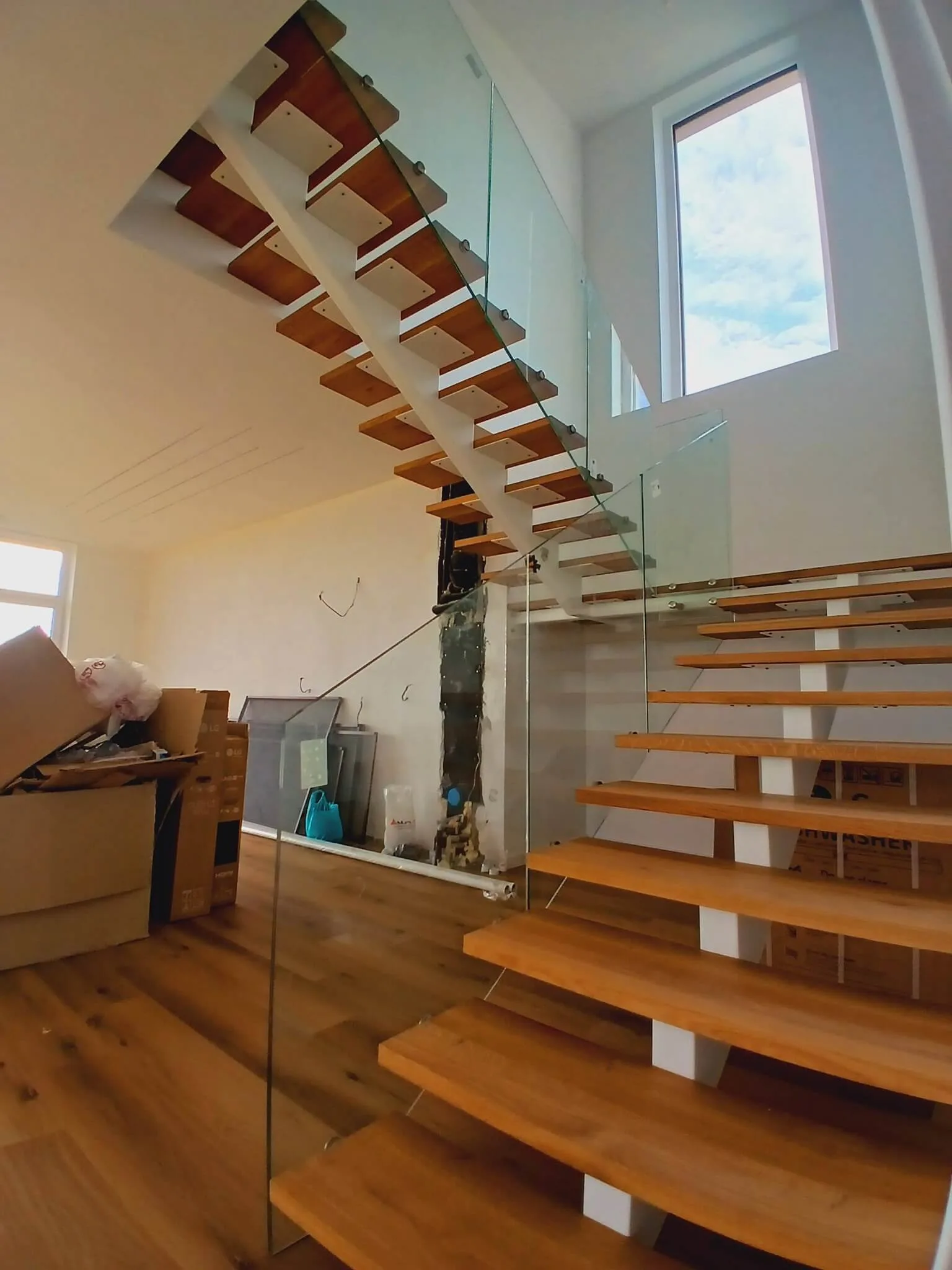 Самоносещ стъклен парапет – Milenkovi 2018