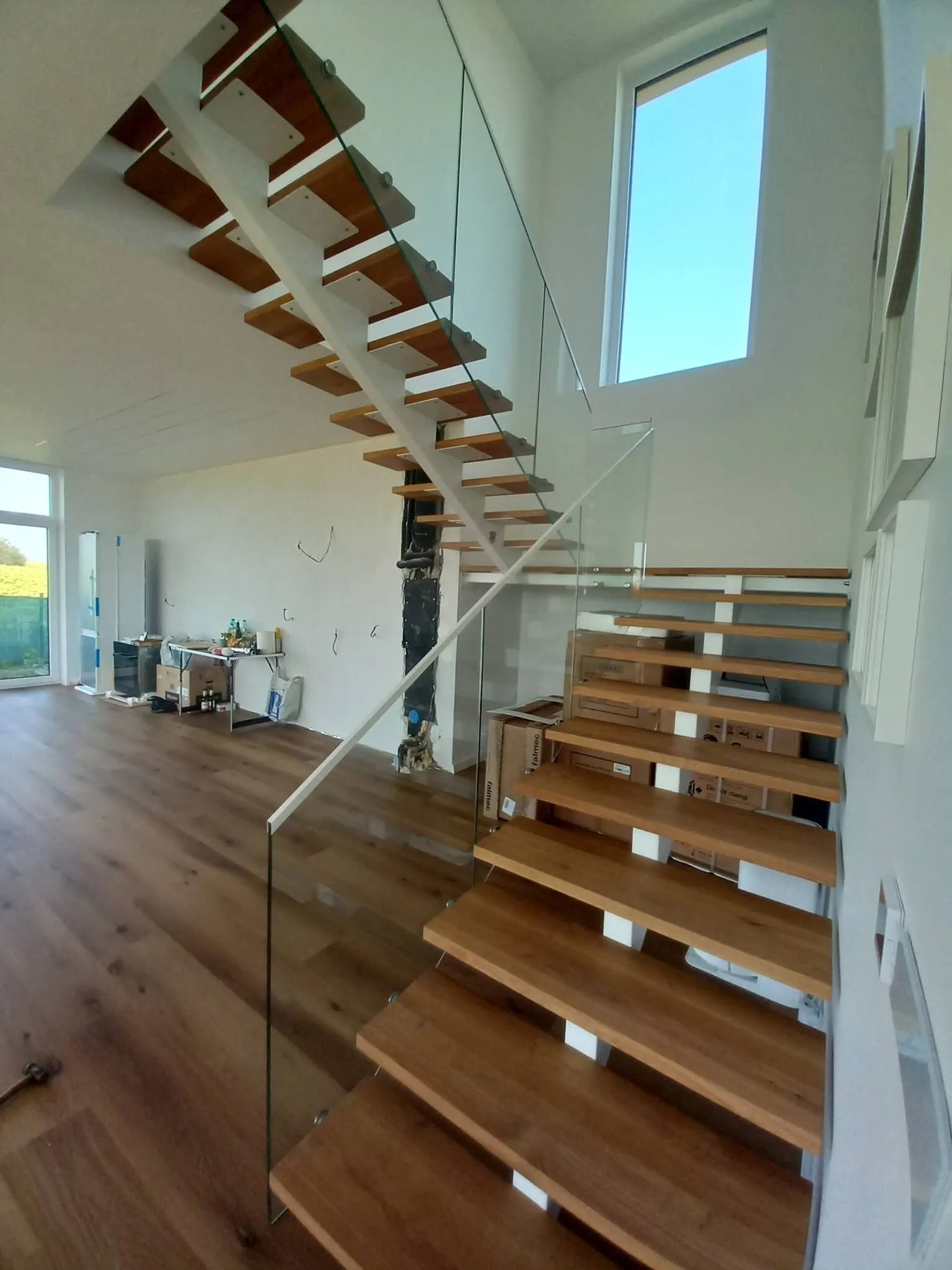 Самоносещ стъклен парапет – Milenkovi 2018