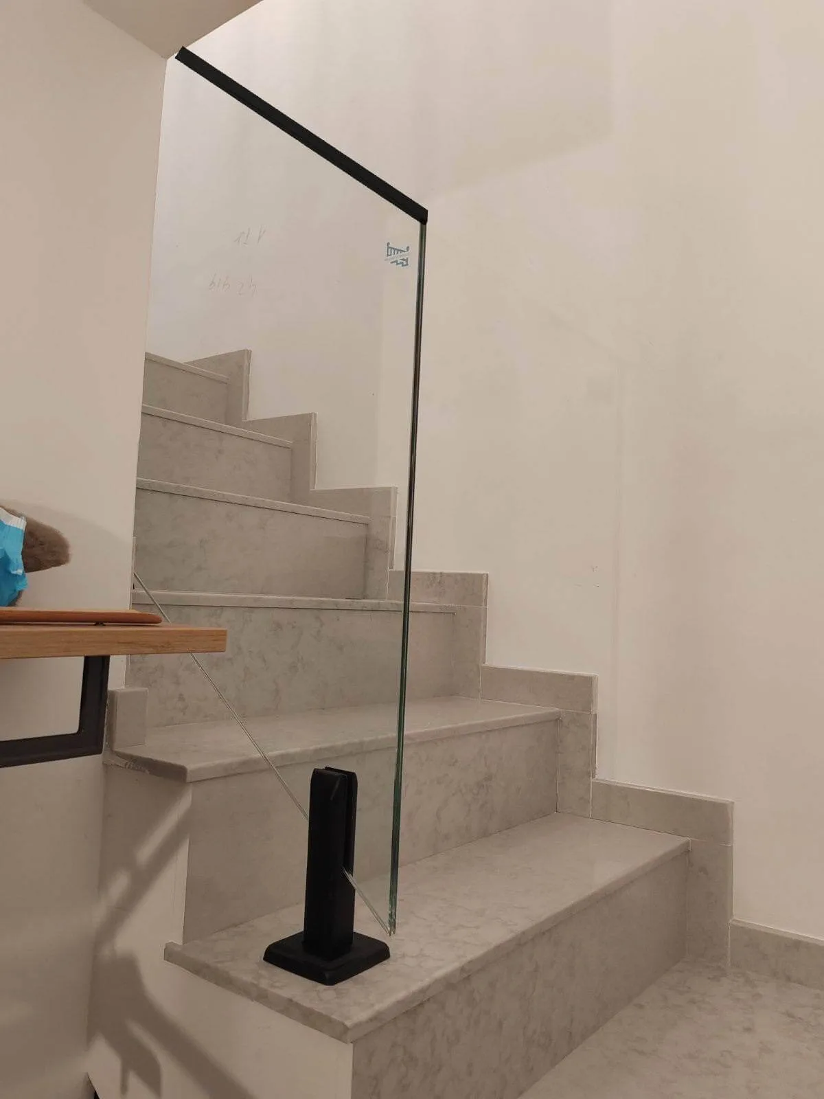 Самоносещ стъклен парапет – Milenkovi 2018