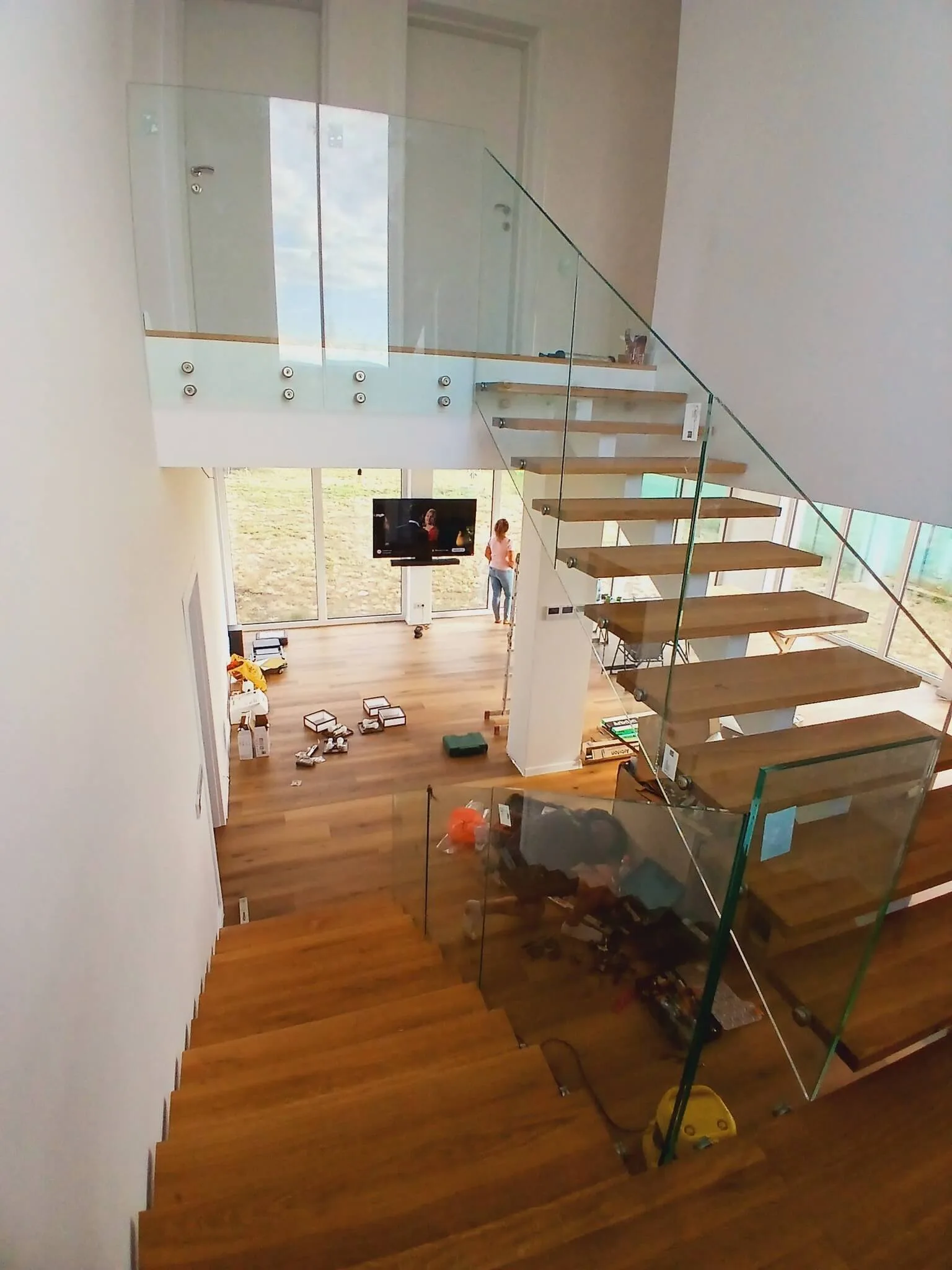 Самоносещ стъклен парапет – Milenkovi 2018