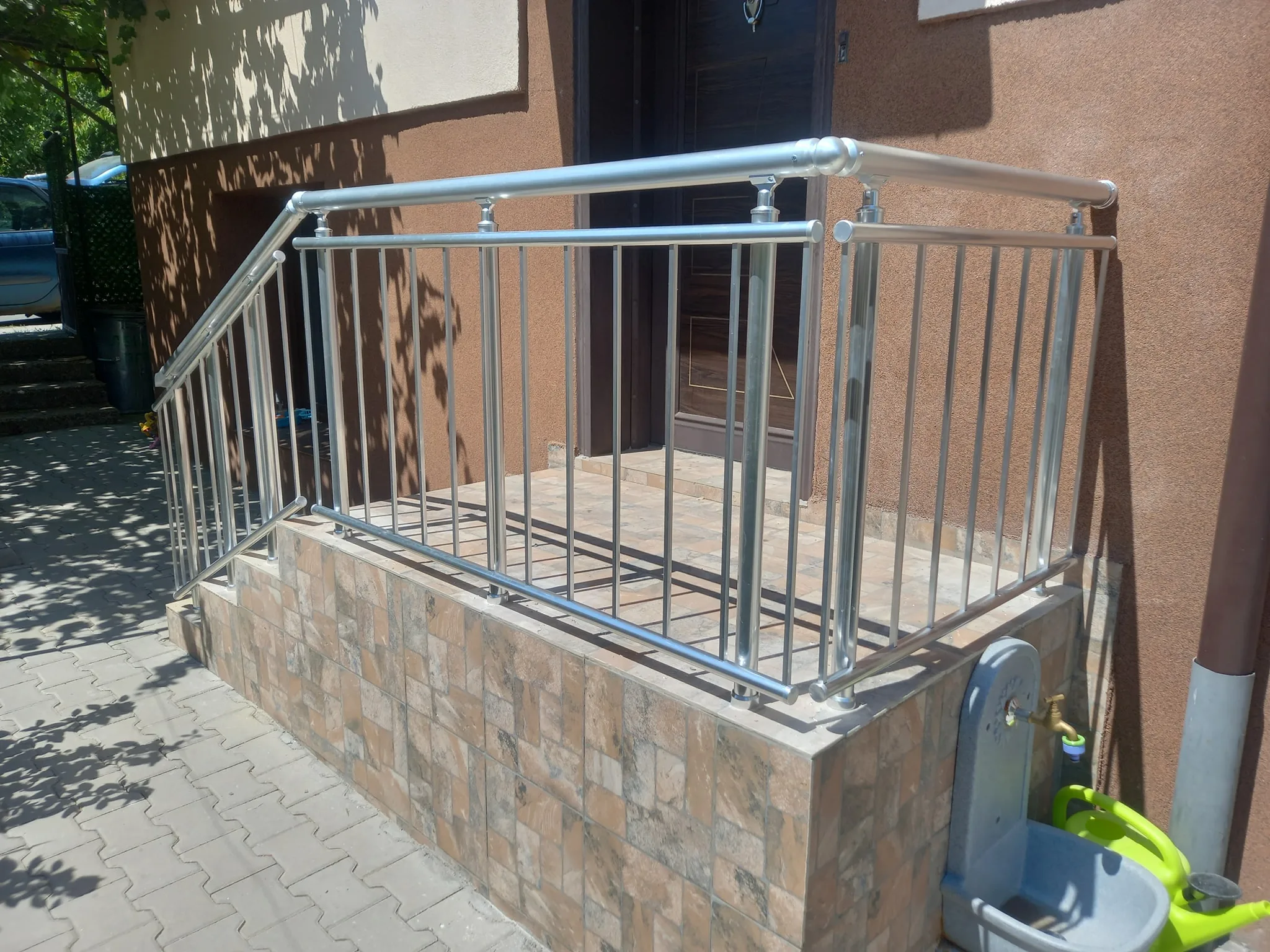 Струнен парапет от алуминий и стомана – изработка и монтаж