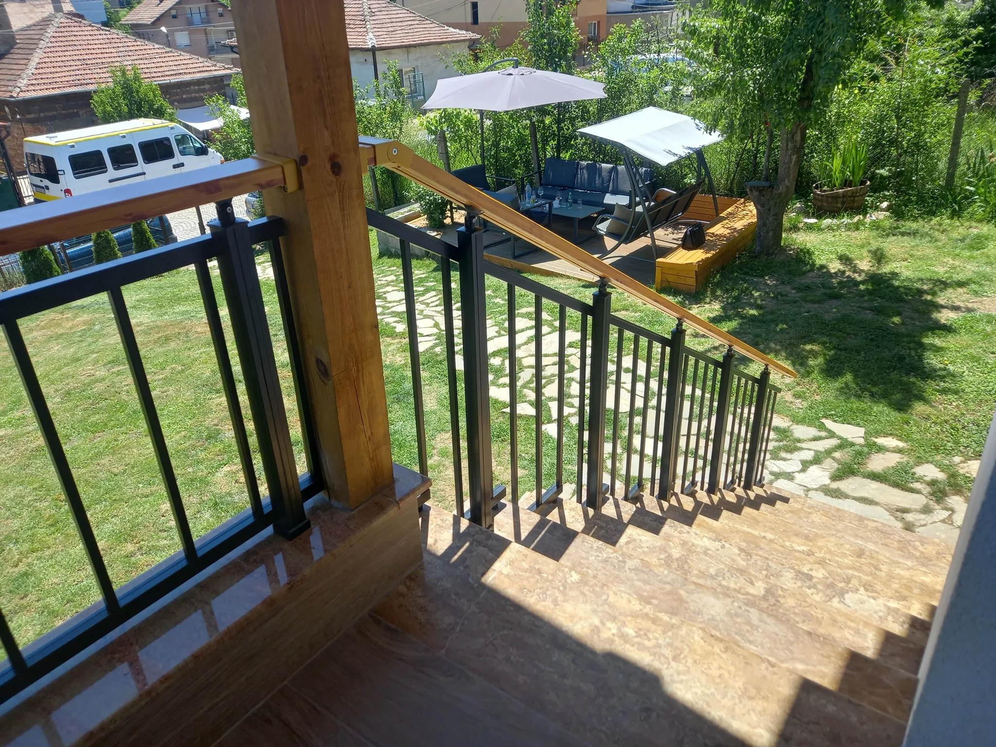 Струнен парапет от алуминий и стомана – изработка и монтаж