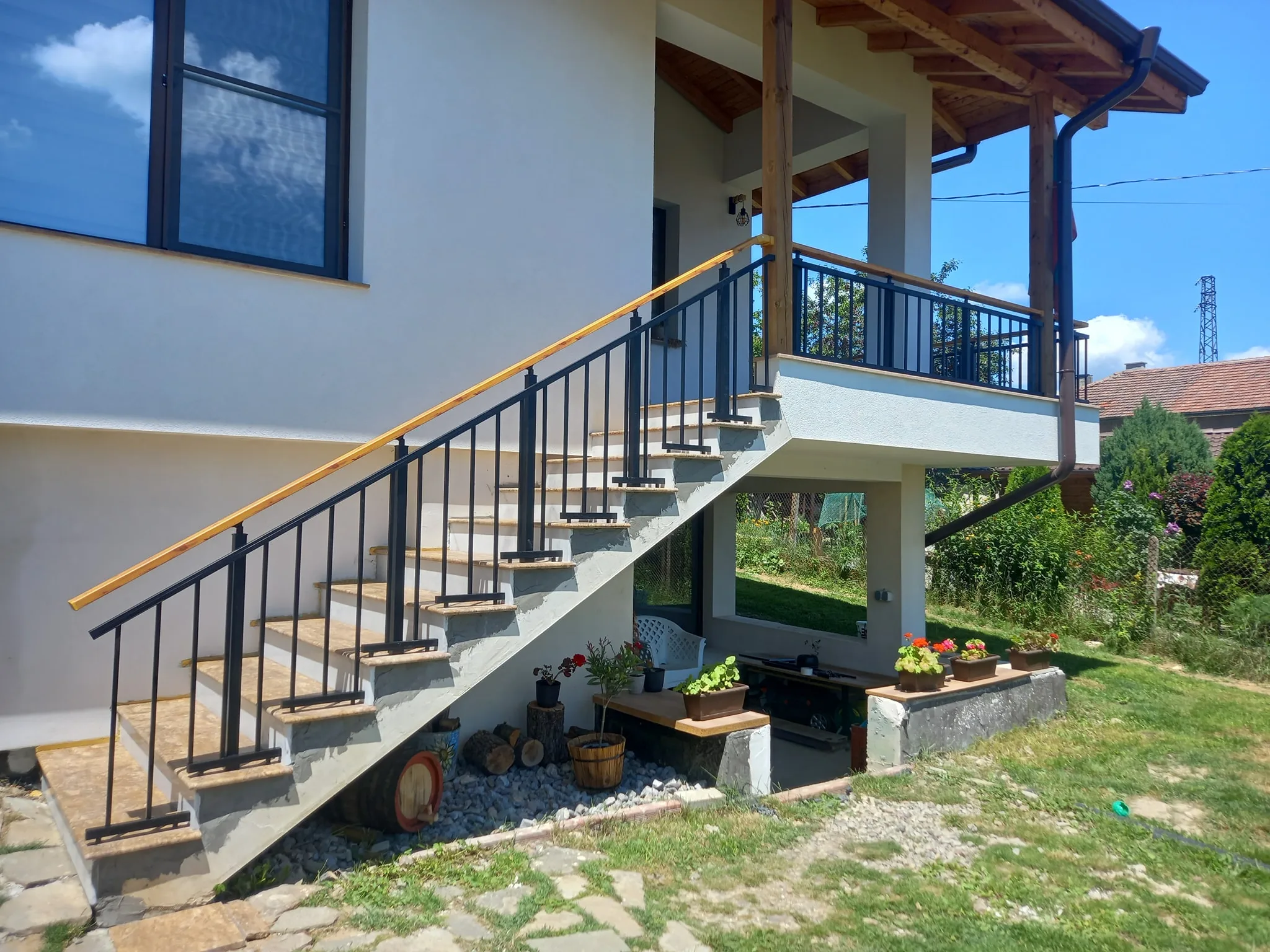 Струнен парапет от алуминий и стомана – изработка и монтаж