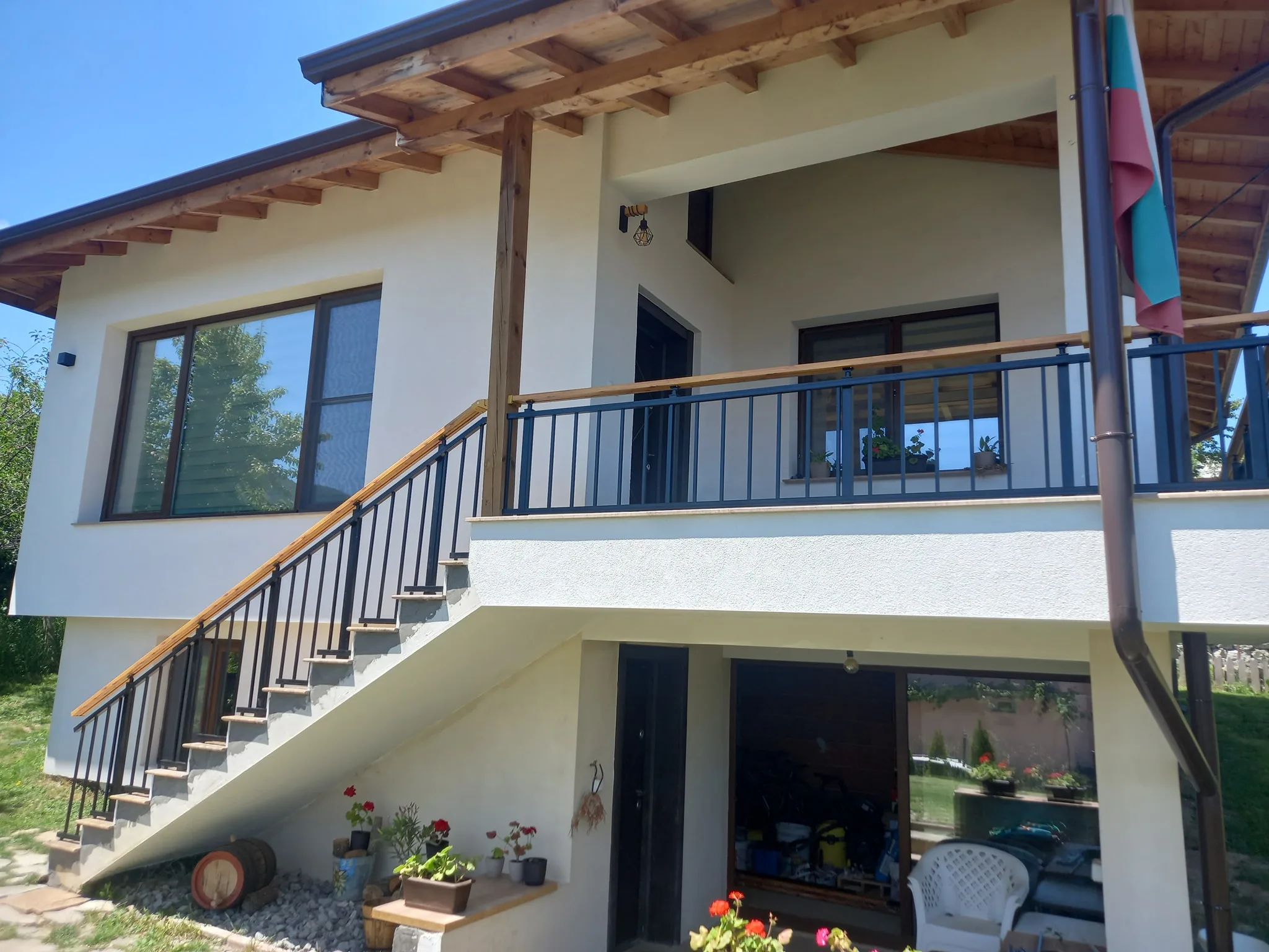 Струнен парапет от алуминий и стомана – изработка и монтаж