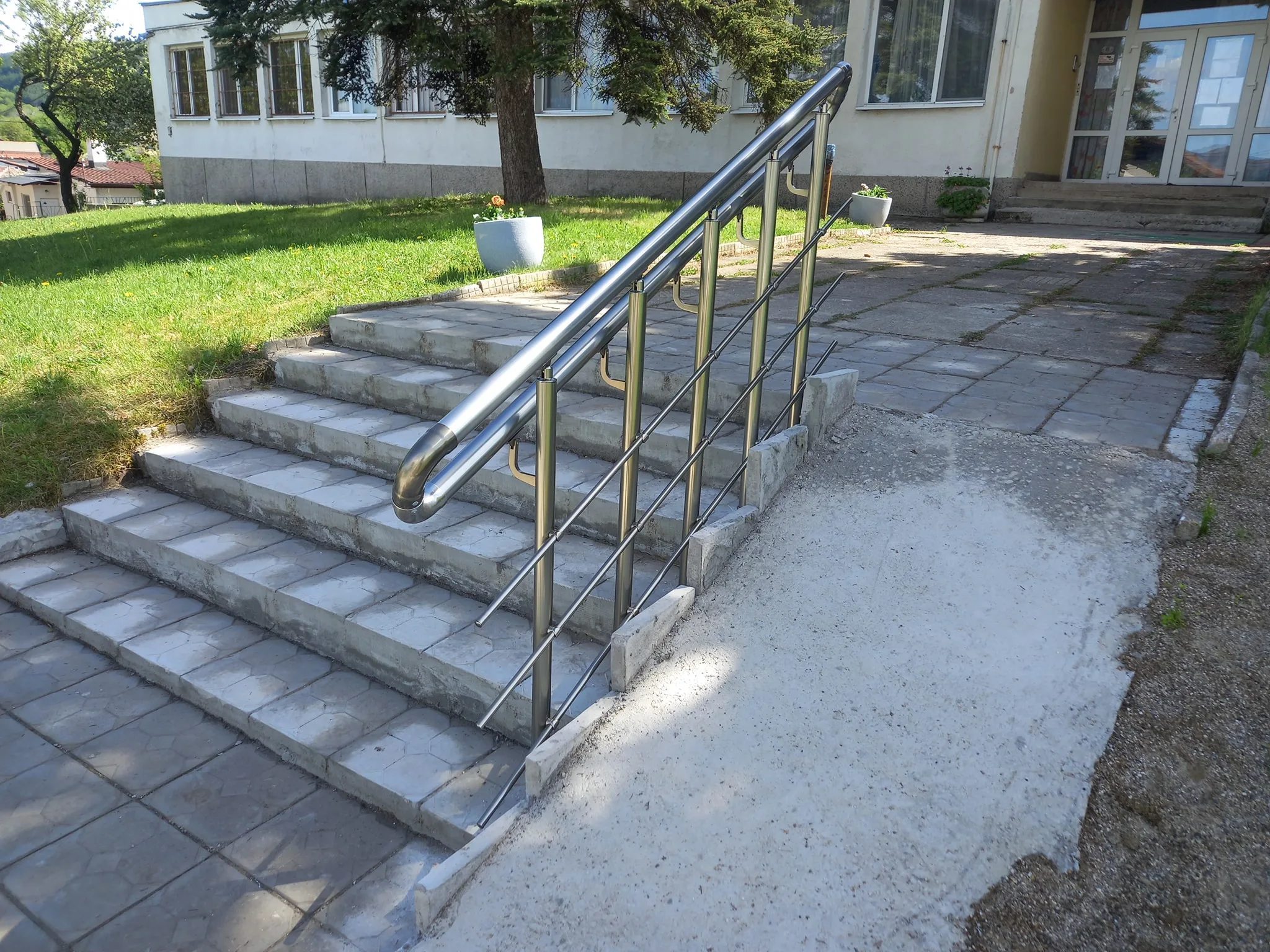 Струнен парапет от алуминий и стомана – изработка и монтаж