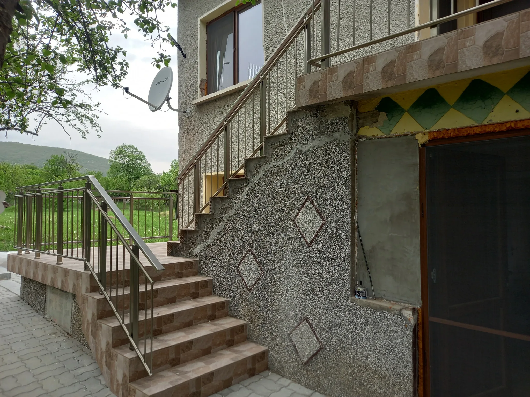 Струнен парапет от алуминий и стомана – изработка и монтаж