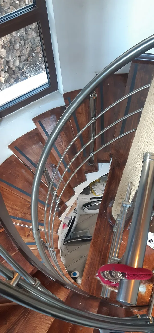 Струнен парапет от алуминий и стомана – изработка и монтаж